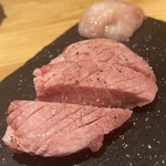 焼肉ホルモン髙木 - タン厚切り