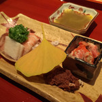 御料理 堀川 - ■強肴 
      ・香澄 香箱蟹
      ・色紙長芋
      ・叩き蓮根