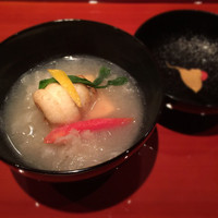 御料理 堀川 - ■煮物 
                ・目板矢柄唐揚
                ・滋姑餅
                ・うぐいす菜
                ・人参乱切
                ・柚子
                ・白きくらげ