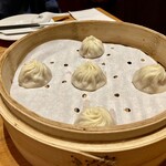 Din Tai Fung - 小籠包5個　140元（約700円）