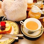 森のらくだ - ポットのミルクティーにしました。