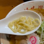 長谷川商店 - 曽我製麺の中太麺