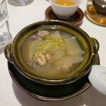南青山エッセンス - 優しいスープ。メインの前にこれでお腹を温めます