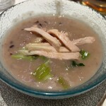 南青山エッセンス - 締めのお粥。しっとりした鶏と薬膳粥。優しい味。