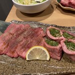 YAKINIKUEN 忍鬨 大阪梅田店 - 