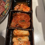 浜松町 たれ焼肉のんき - キムチ盛り合わせ