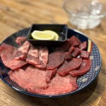 炭火焼肉じゃけぇ - 