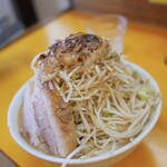 ラーメンエース - ラーメン少なめ ヤサイマシマシ、焦がしアブラ