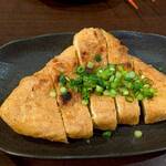 もつ鍋と焼きとんのお店 きじま屋 - 分厚いおあげ