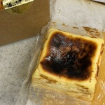 バール ア フロマージュ スーヴォワル - 自家製バスクチーズケーキ