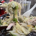 中華料理 末広 - ちゃんぽん (麺リフト)