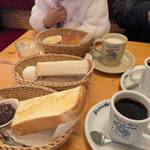 コメダ珈琲店 - 料理写真:娘とパパは何処でも隣