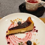 青山ブションアミュゼ - デザートのチーズケーキも濃くて美味