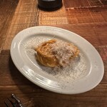 カルネジーオ イースト - 