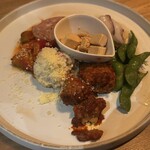 原価ビストロチーズプラス - 盛り合わせ的な