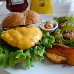 ウリウリ・ハンバーガー（1100円）