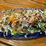 彩色居酒屋 - 地鶏のたたきサラダ