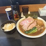 自家製麺ご藤 - 特製らーめん大盛り　ごはん（タレ）
