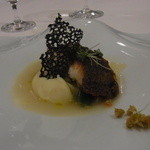 オトワ レストラン - 2014.12)身がほくほくして皮がパリッと焼かれた天然のヒラメ