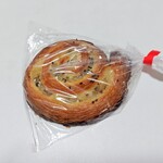 Farm to Bakery バカンス - ピスタチオのエスカルゴ