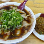 新福菜館  - 特大＆やきめし大