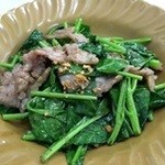 Guay Teaw Radna' Sriracha - 青菜と豚肉の炒め物