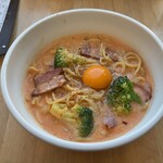 ポポラマーマ - 料理写真:全粒粉入り生パスタ　ヨード卵光のカルボナーラ豆乳スープ（1130円）