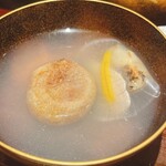 炎水 - 左は松葉ガニの揚げ団子。右は蛤です。