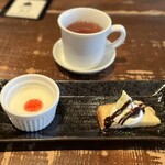 モキチ クラフト ビア - デザートと紅茶