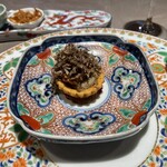 銀座嘉禅 - 鮑の香港タルトトリュフ載せ◎