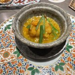 銀座嘉禅 - タラの白子揚げ、上海蟹ソース掛け:普段は白子はあまり美味しいと感じないがこれは◎