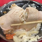 王道家直系 IEKEI TOKYO - チャーシューで巻くライスは旨い