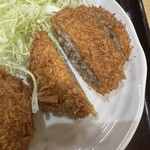 亀有メンチ - ソース掛けても掛けなくても美味しい