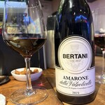 Vino - ワインは持ち込み。持ち込み料もお安いのでありがたい