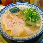 博多とんこつ 天神旗 -  本博多Lightバリカタにんにく