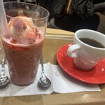 カッフェ イタリアン・トマト - ドリンク写真:フローズン苺ショコラとブレンドコーヒー