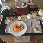 ザ・リッツ・カールトン京都 - ルームサービス。