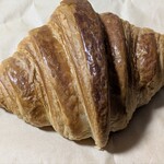 コクリコ ルージュ - クロワッサン　税抜320円　大きさとしては大きくはなく、小さすぎることもないサイズ