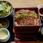 旅籠茶家 かやかや - 牛ロースステーキ重御膳