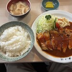 食堂 ゝ月 - 料理写真:ポークチャップ定食（1,500円）