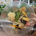 張大大金湯麻辣烫 - 白キクラゲ、黒キクラゲ、ラム肉、おでん、湯葉、干豆腐、春菊、板春雨、牛センマイ