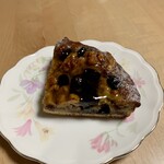 ブーランジェリー ビアンヴニュ - 黒豆とくるみのあんこタルト ¥324