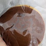 藤屋窓月堂 - 湯気で曇る焼き立てどら焼き　驚異の200円