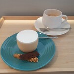 L'instant mieux - はなたまごプリン、ホットコーヒー　合計900円税込　2025.12