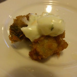 きっちん紅屋 - かきフライにタルタルソースを乗せて