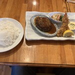カプリシオ - ハンバーグとエビフライ　ライス大盛り