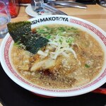 ラーメンまこと屋 - 料理写真:熟成背脂醤油ラーメン858円