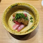 大阪天満宮 鮨とよなが - ヤイトガツオ、玉ねぎ醤油を添えて