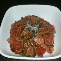 炭火焼ステーキ　天元 - 国産和牛たたき丼