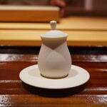 炎水 - お馴染み、一番出汁のために作られた器